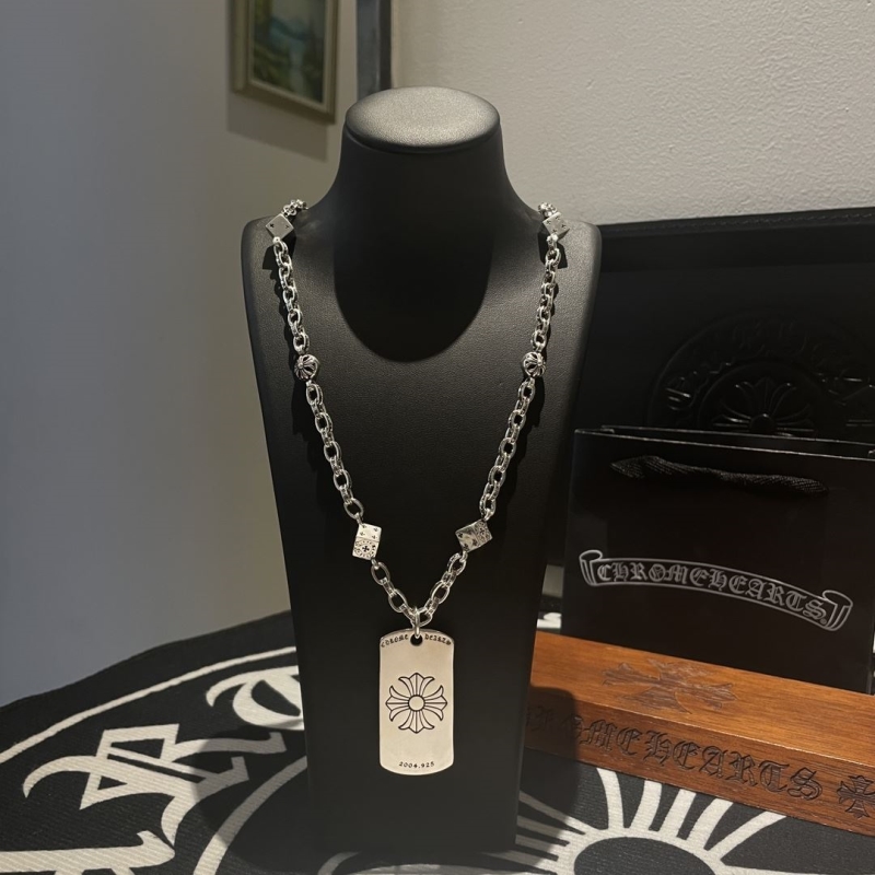 Ch**me He**ts necklaces